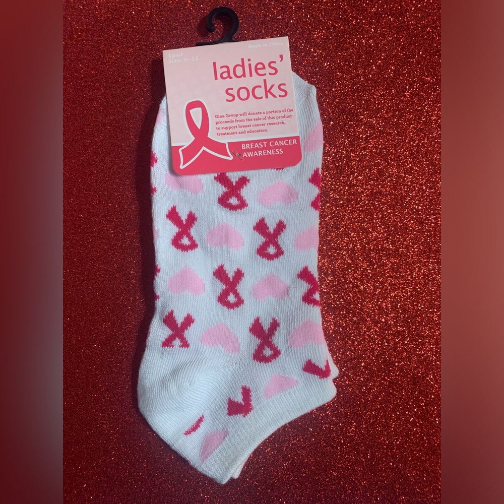 Breast Cancer Awareness Pink Ribbon Ladies' Socks Brand New with tags